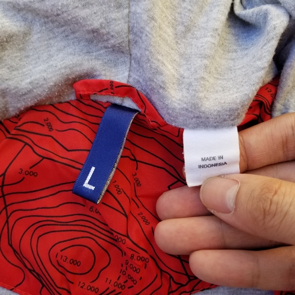 H&M Windbreaker Topography Design - Picture 5 of 7